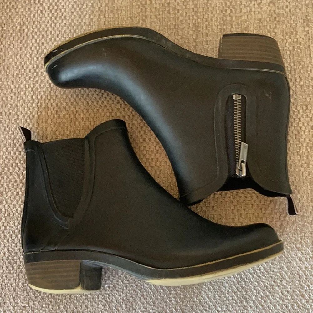 LUCKY BRAND Black Rubber Chelsea Rain Boots Womens Size 6
